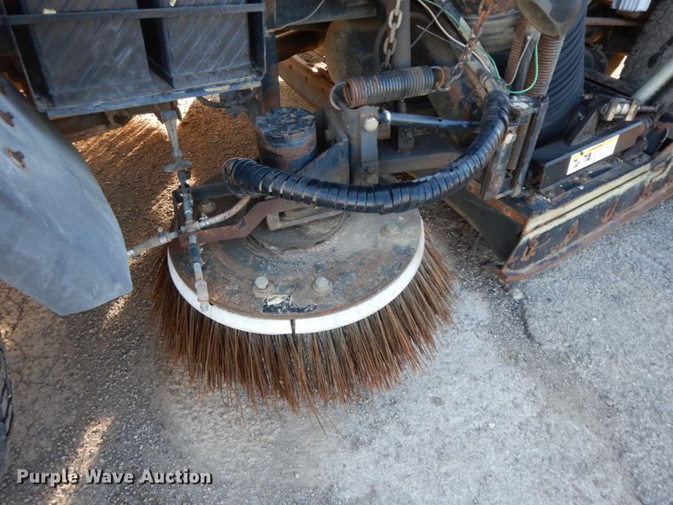 image for item GG9375 1993 Ford Cargo 7000  street sweeper truck