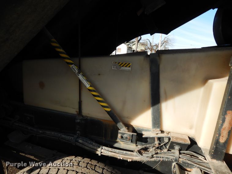 image for item GG9375 1993 Ford Cargo 7000  street sweeper truck