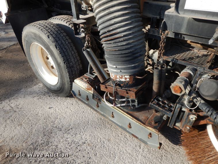 image for item GG9375 1993 Ford Cargo 7000  street sweeper truck