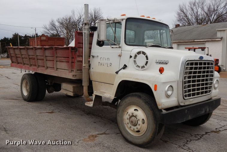 image for item GK9700 1987 Ford L8000  dump truck