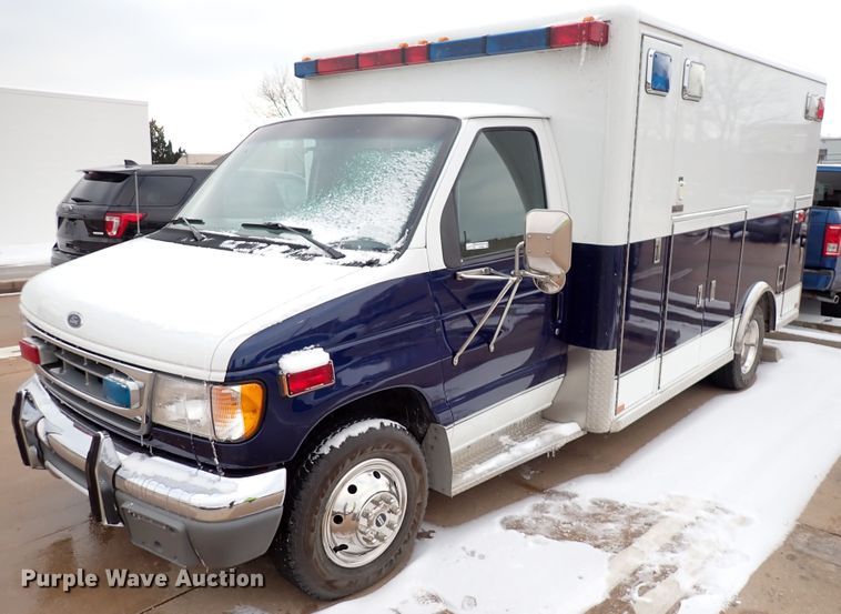 image for item HC9888 1998 Ford Econoline E450  Ambulance
