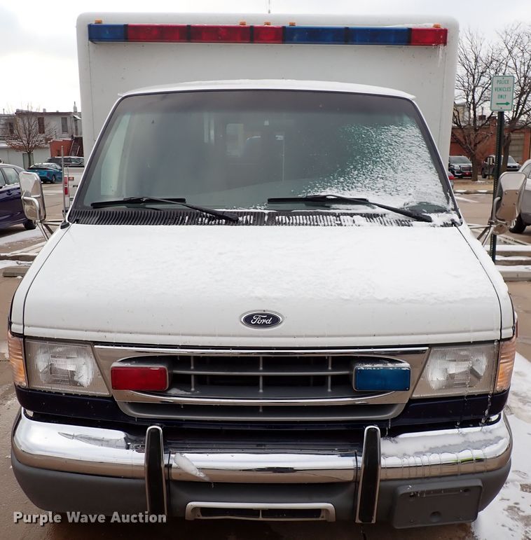 image for item HC9888 1998 Ford Econoline E450  Ambulance