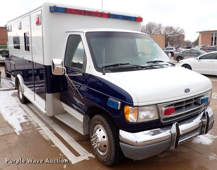image for item HC9888 1998 Ford Econoline E450  Ambulance