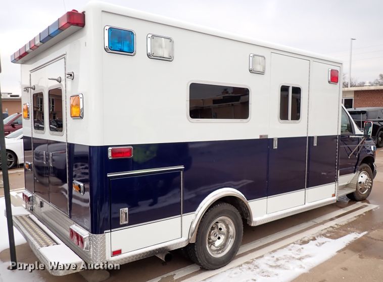 image for item HC9888 1998 Ford Econoline E450  Ambulance