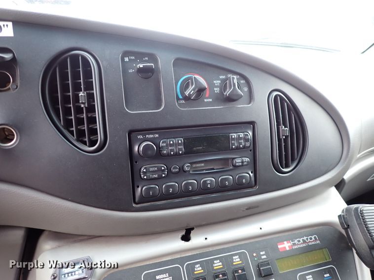 image for item HC9888 1998 Ford Econoline E450  Ambulance