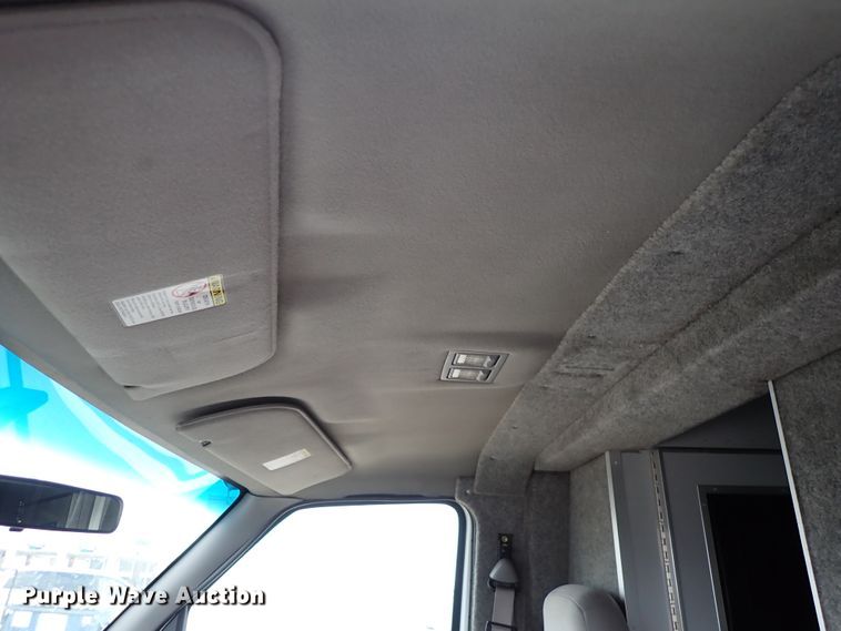 image for item HC9888 1998 Ford Econoline E450  Ambulance