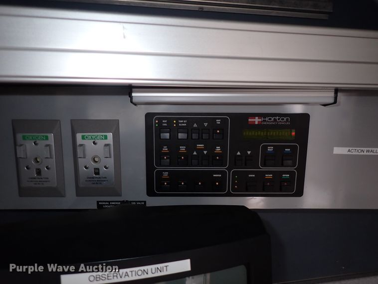 image for item HC9888 1998 Ford Econoline E450  Ambulance