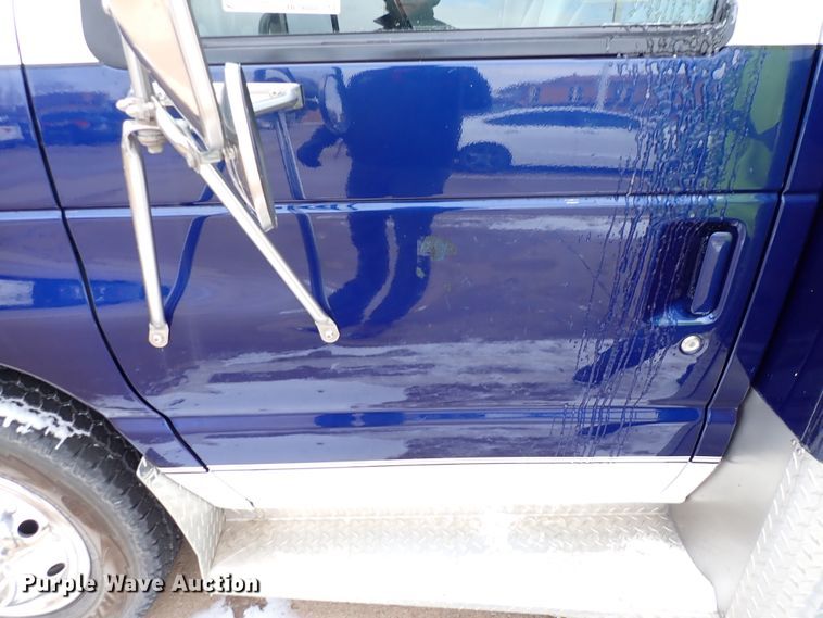 image for item HC9888 1998 Ford Econoline E450  Ambulance