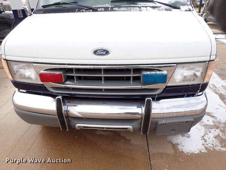 image for item HC9888 1998 Ford Econoline E450  Ambulance