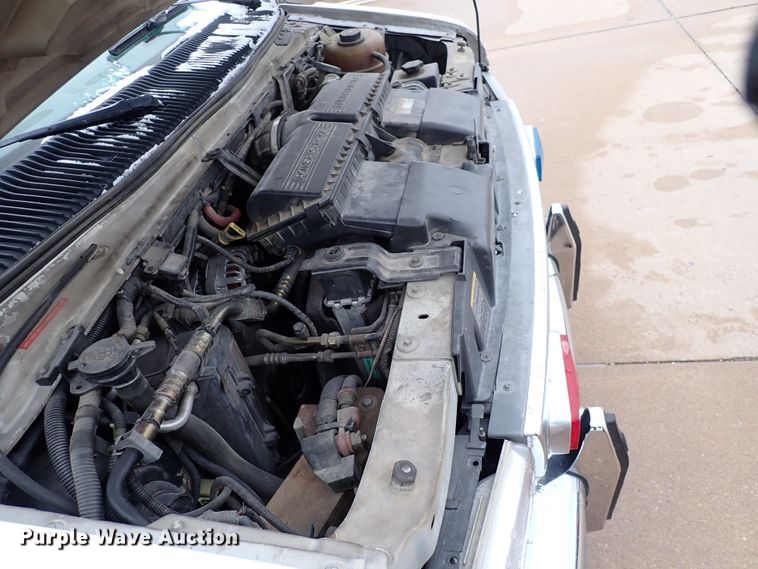 image for item HC9888 1998 Ford Econoline E450  Ambulance