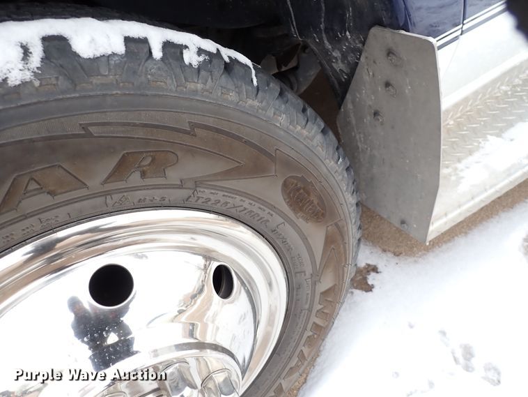 image for item HC9888 1998 Ford Econoline E450  Ambulance