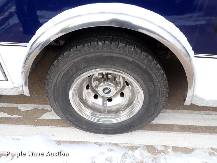 image for item HC9888 1998 Ford Econoline E450  Ambulance