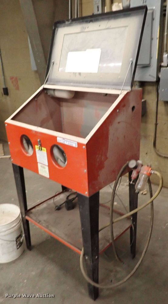 image for item HC9926 Sand blast cabinet