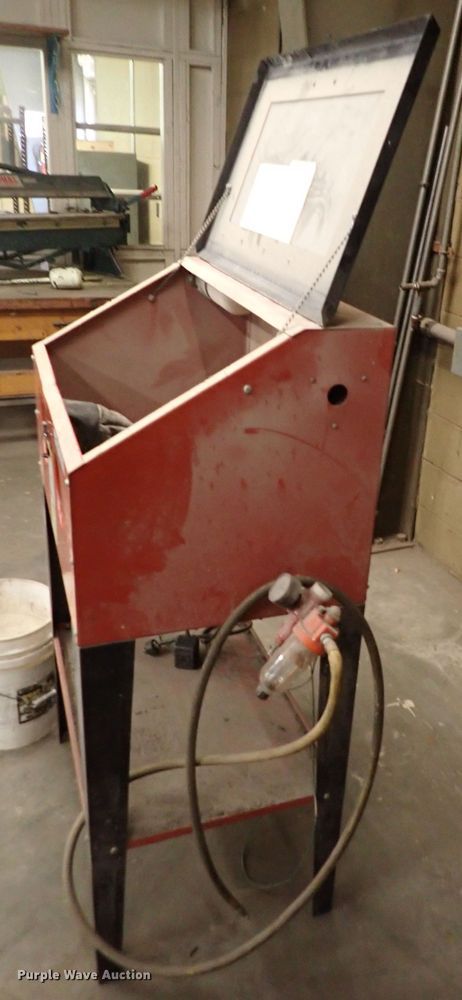 image for item HC9926 Sand blast cabinet