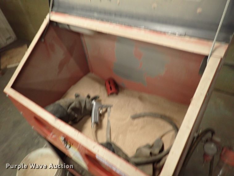 image for item HC9926 Sand blast cabinet
