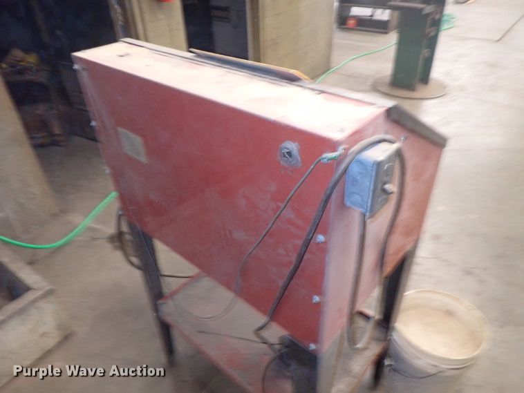 image for item HC9926 Sand blast cabinet