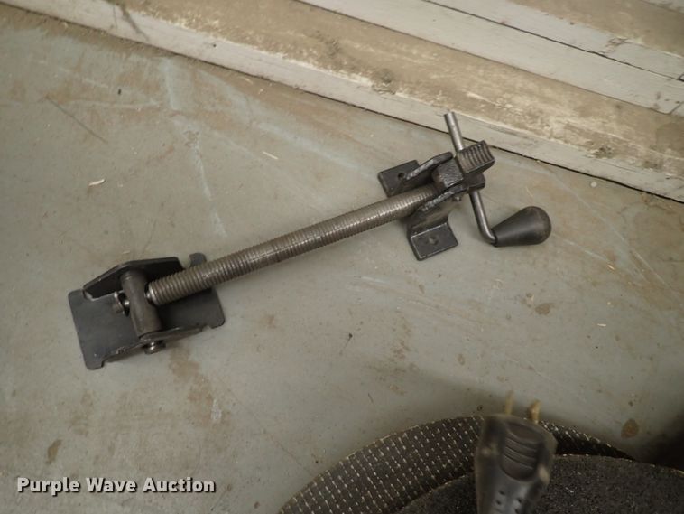 image for item HC9930 Dewalt DW871 chop saw