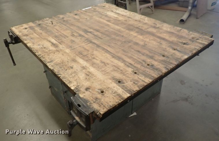 image for item HC9946 Table