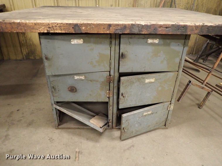 image for item HC9948 Table