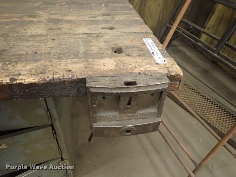 image for item HC9948 Table