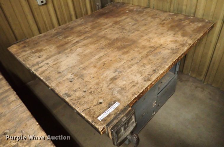 image for item HC9950 Table