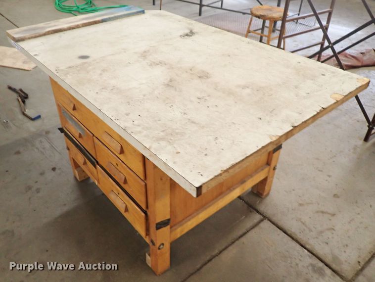 image for item HC9955 Table