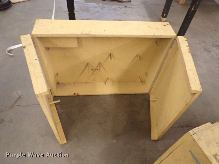 image for item HC9955 Table