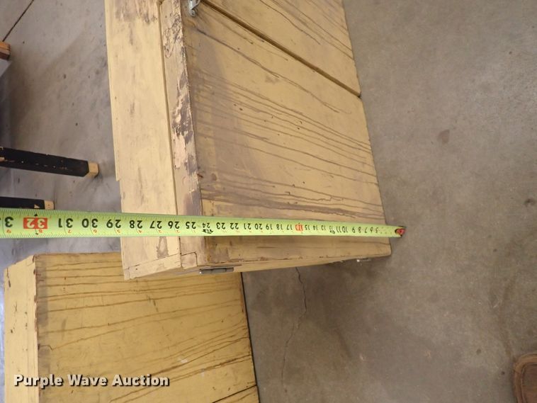 image for item HC9955 Table