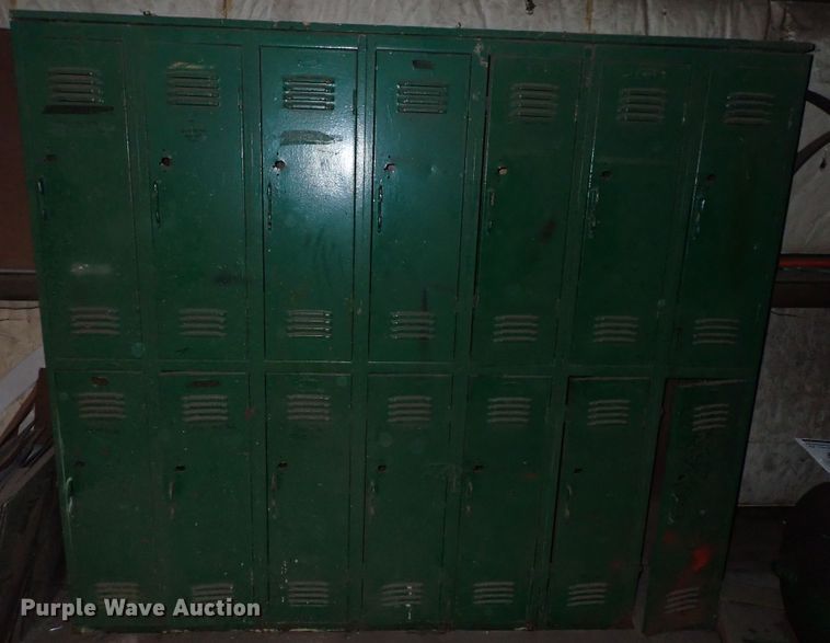 image for item HC9957 (3) lockers