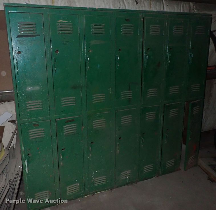 image for item HC9957 (3) lockers