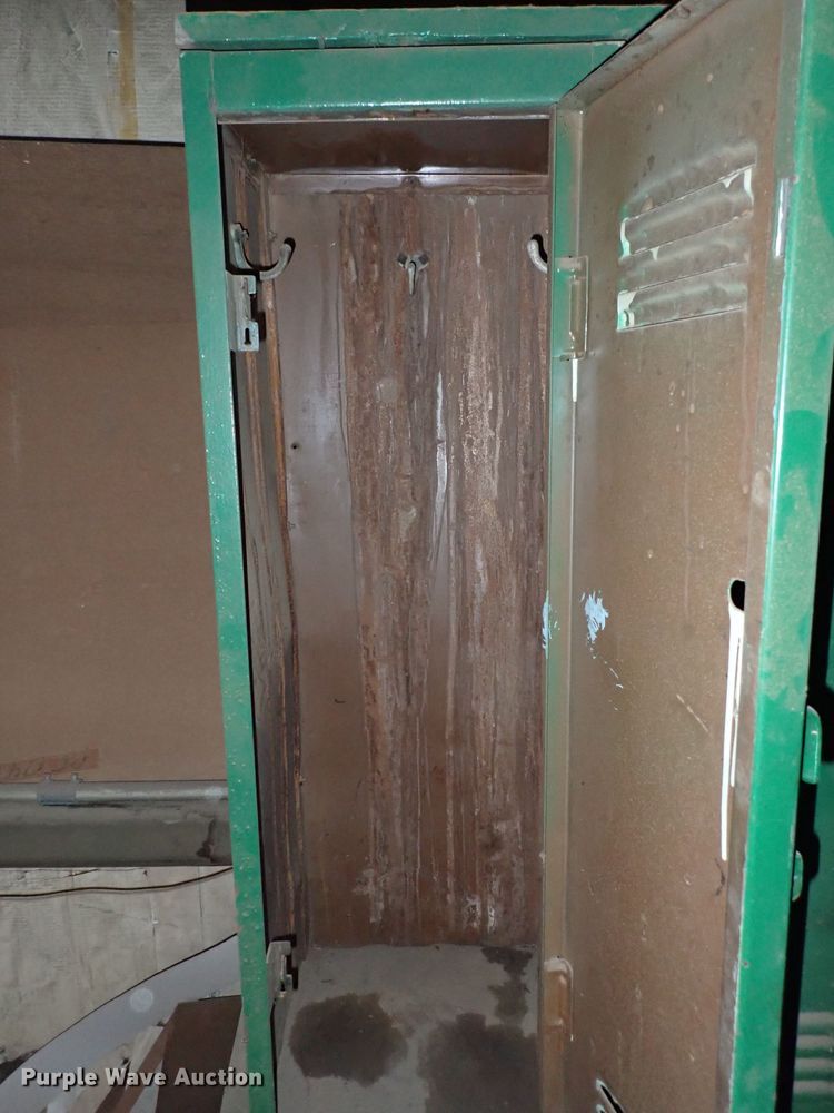 image for item HC9957 (3) lockers