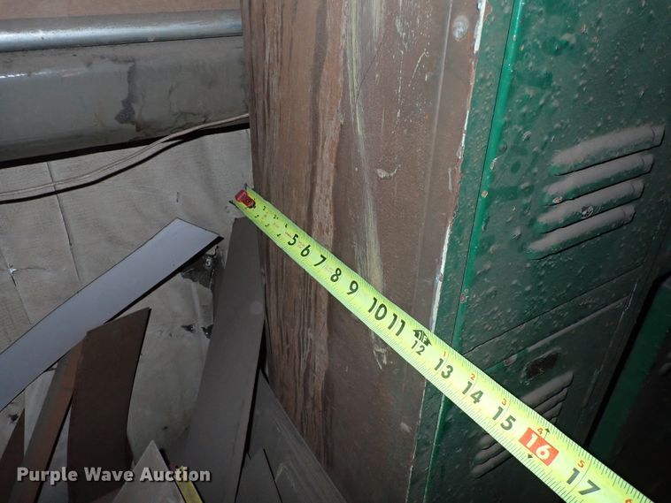 image for item HC9957 (3) lockers