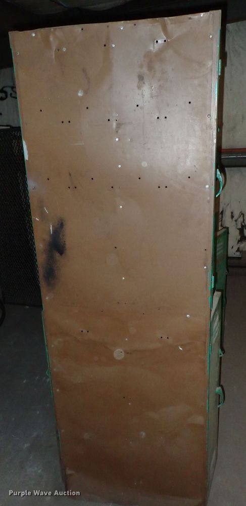 image for item HC9957 (3) lockers