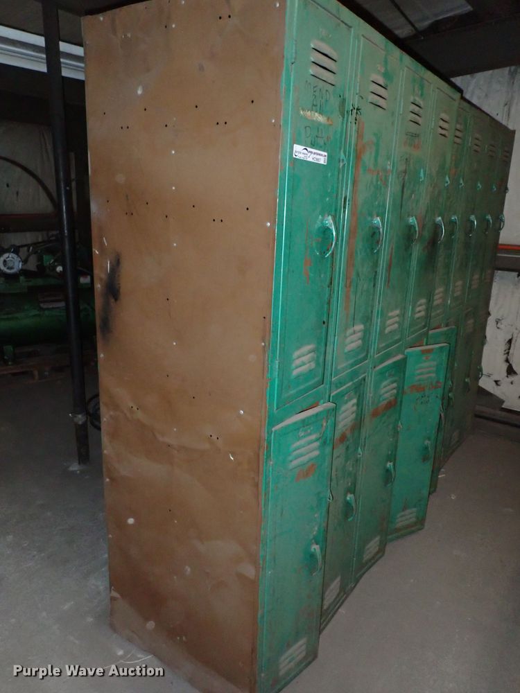image for item HC9957 (3) lockers