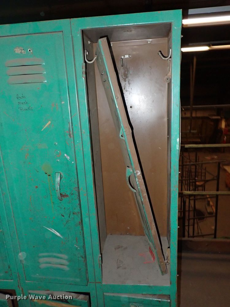 image for item HC9957 (3) lockers