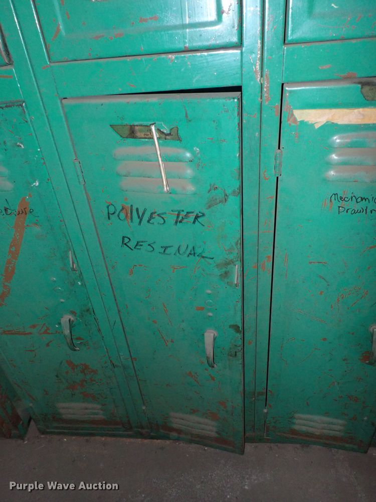 image for item HC9957 (3) lockers