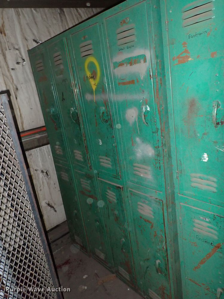 image for item HC9957 (3) lockers