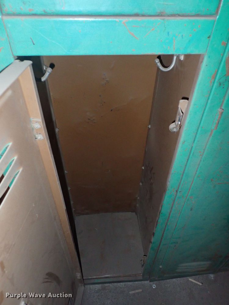 image for item HC9957 (3) lockers