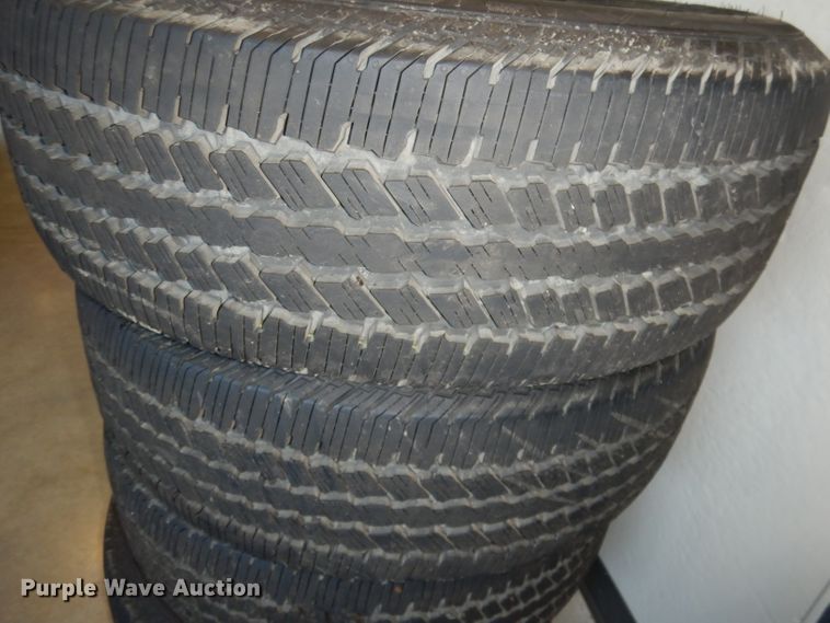 image for item HD9626 (4) Continental Contitrac 275/65R18 tires