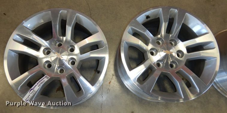 image for item HD9631 (4) 18" aluminum wheels