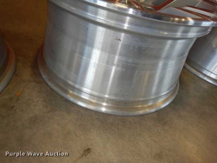 image for item HD9631 (4) 18" aluminum wheels