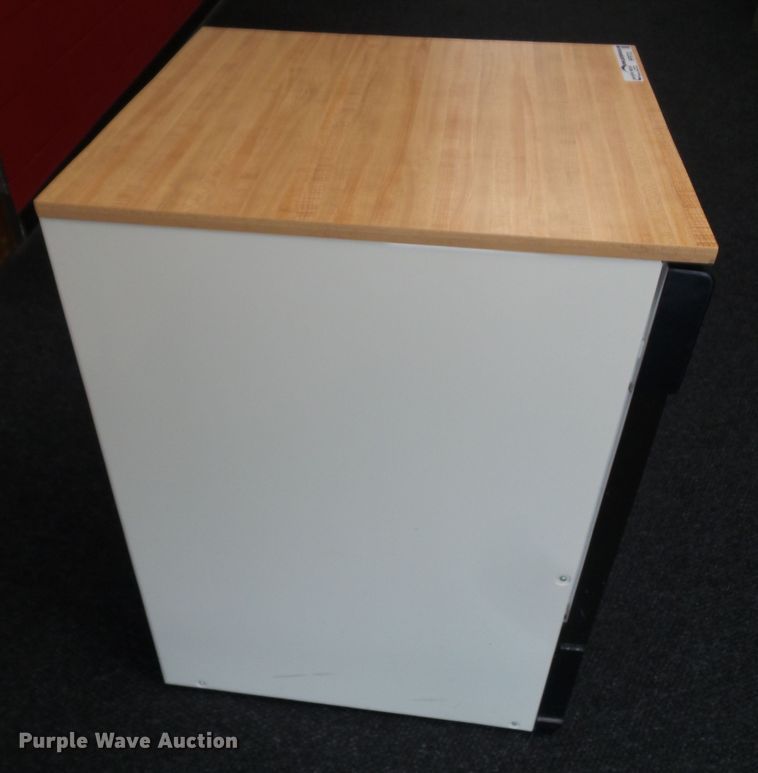 image for item HF9733 Whirlpool DP920PFGY2 dishwasher