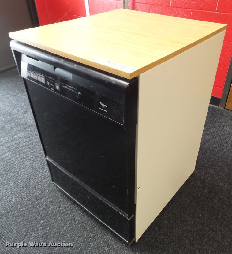 image for item HF9733 Whirlpool DP920PFGY2 dishwasher