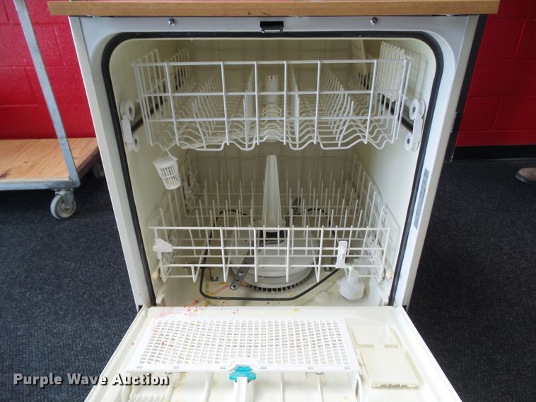 image for item HF9733 Whirlpool DP920PFGY2 dishwasher