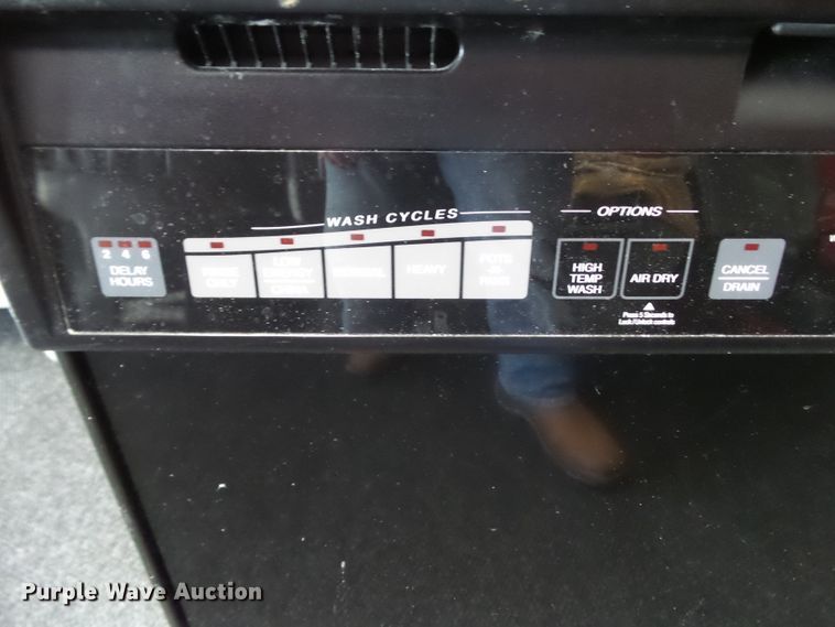 image for item HF9733 Whirlpool DP920PFGY2 dishwasher