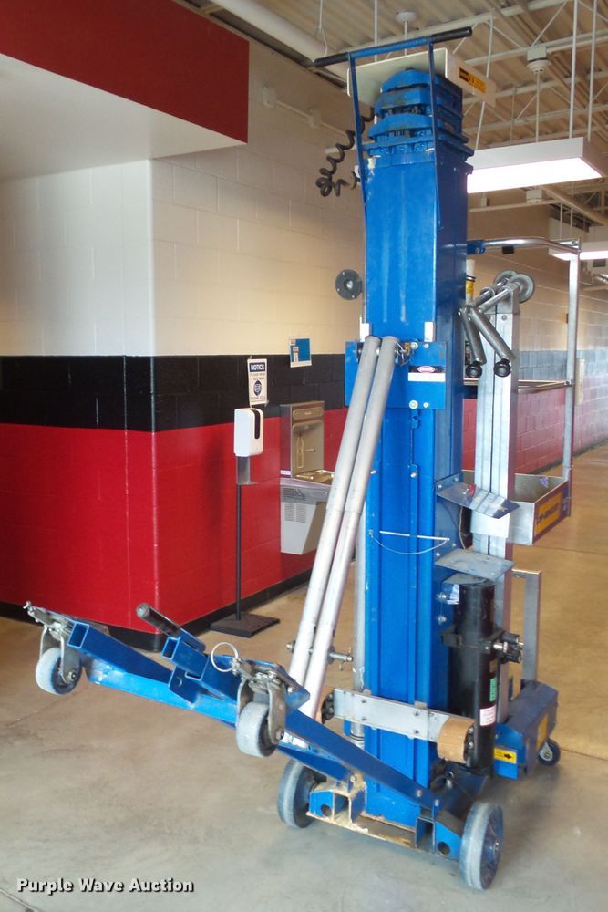 image for item HF9734 Up Right UL-31  vertical lift