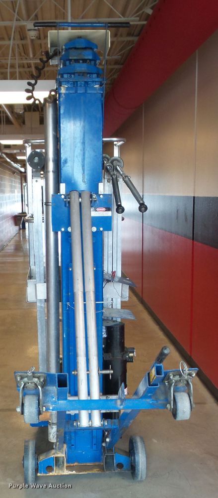 image for item HF9734 Up Right UL-31  vertical lift