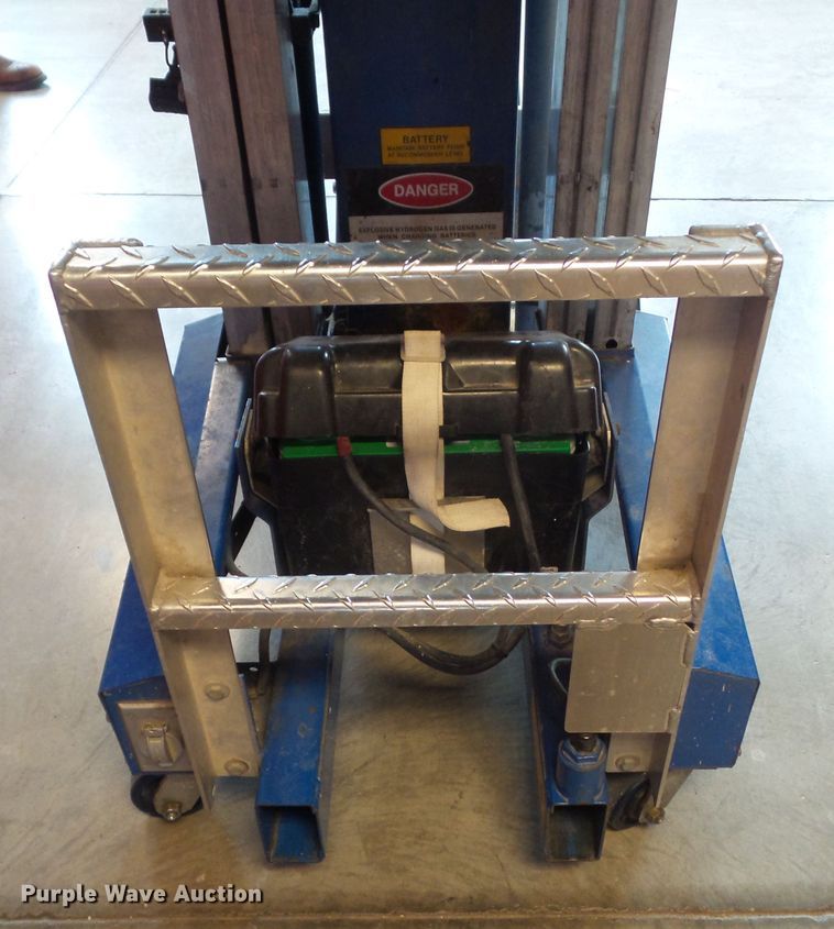 image for item HF9734 Up Right UL-31  vertical lift