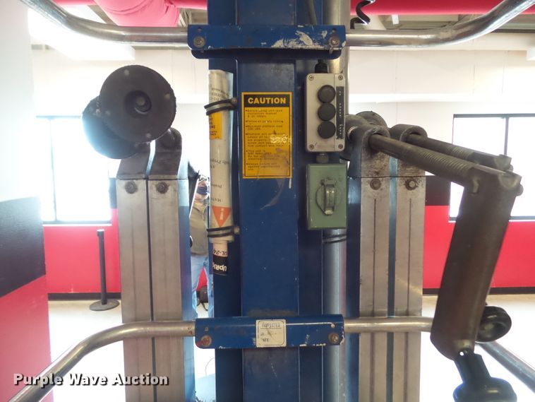 image for item HF9734 Up Right UL-31  vertical lift