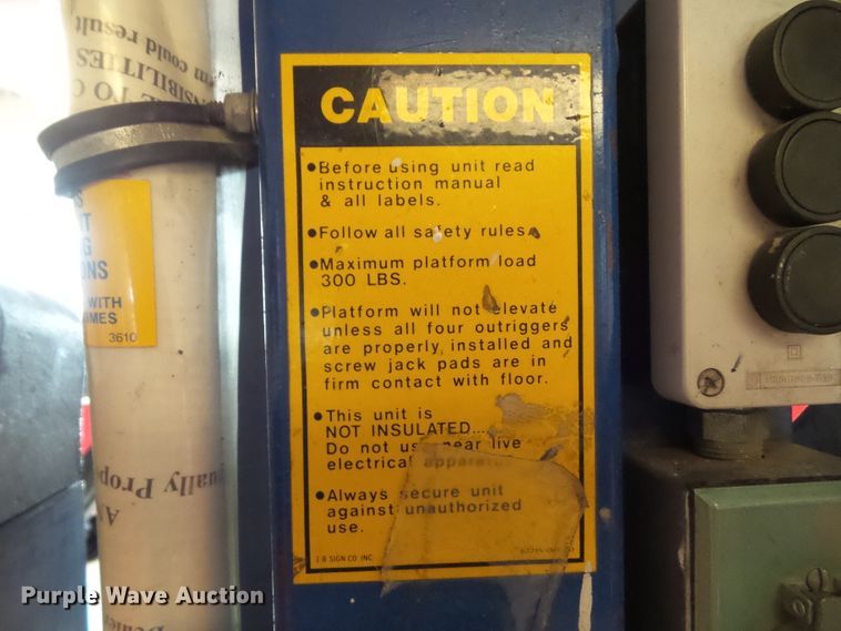 image for item HF9734 Up Right UL-31  vertical lift